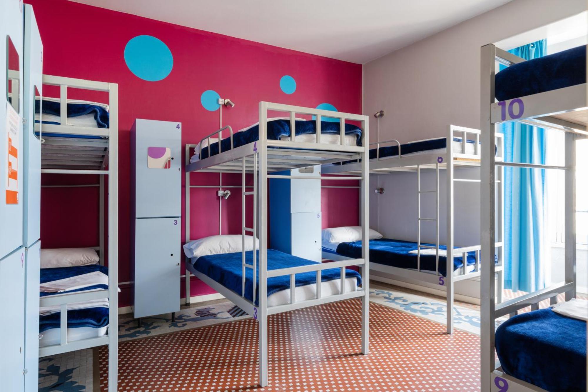Feetup Home Backpackers Valencia Exteriör bild
