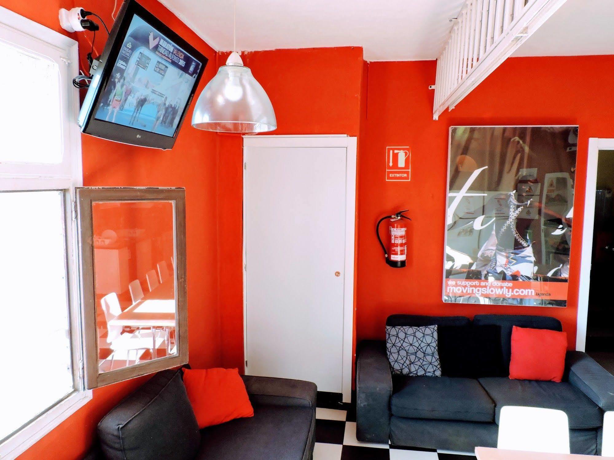 Feetup Home Backpackers Valencia Exteriör bild